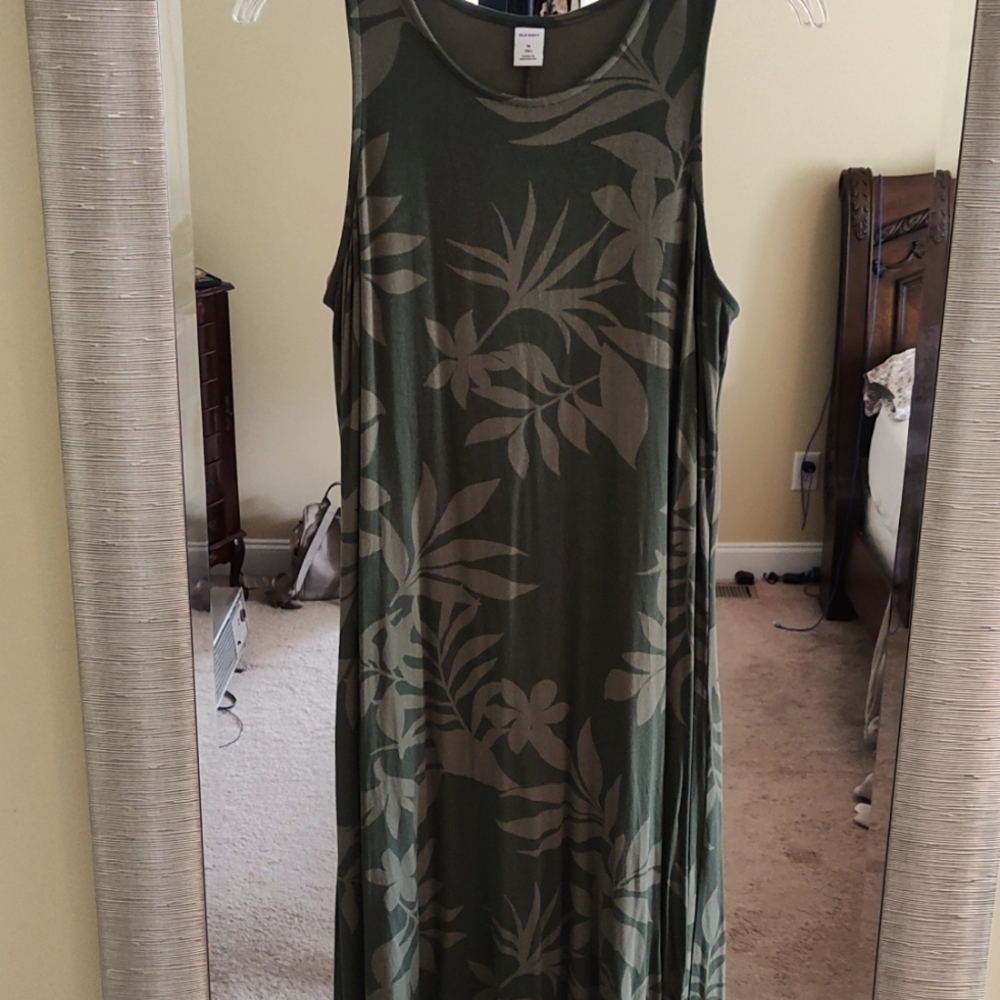 Old Navy Ladies Tall sleeveless dress olive green